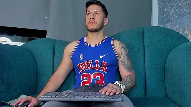 Snapshot of George_Diesell chatting on September 25, 2025, 4:27 am George Diesell online show from September 25, 2025, 4:27 am