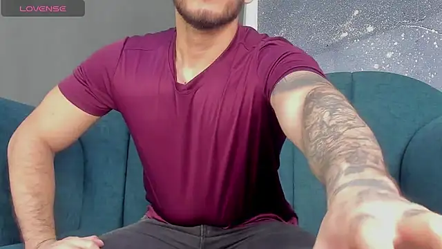 Snapshot of George_Diesell chatting on October 3, 2025, 3:58 am George Diesell online show from October 3, 2025, 3:58 am