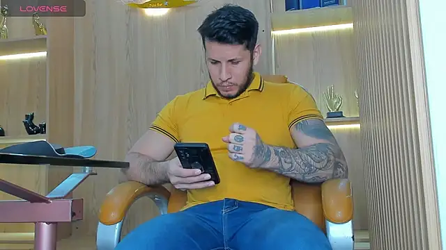 Snapshot of George_Diesell chatting on October 5, 2025, 4:11 am George Diesell online show from October 5, 2025, 4:11 am