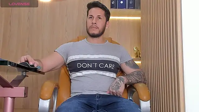 Snapshot of George_Diesell chatting on November 20, 2025, 8:41 pm George Diesell online show from November 20, 2025, 8:41 pm