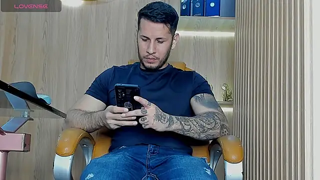 Snapshot of George_Diesell chatting on February 7, 2026, 3:43 am George Diesell online show from February 7, 2026, 3:43 am