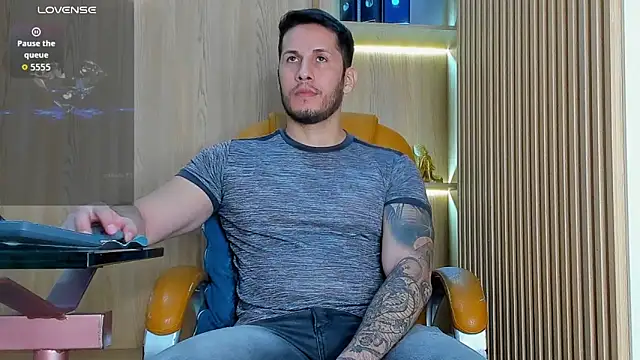 Snapshot of George_Diesell chatting on February 13, 2026, 4:30 am George Diesell online show from February 13, 2026, 4:30 am