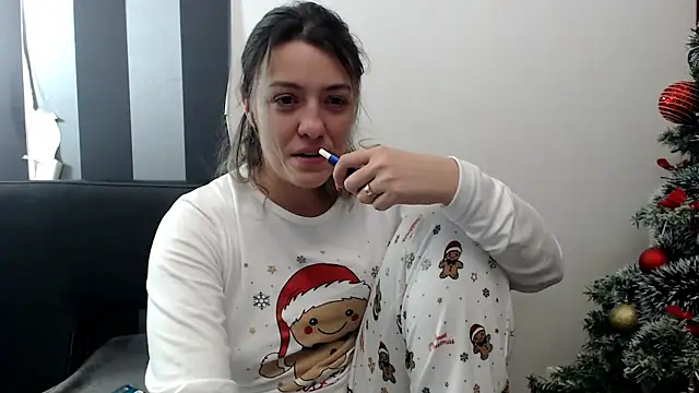 Snapshot of Dyana_Kaylinn chatting on December 30, 2024, 12:54 am Dyana Kaylinn online show from December 30, 2024, 12:54 am