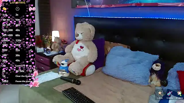 Nadia 84 online show from March 14, 2025, 8:38 pm