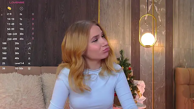 Snapshot of EllenaGreen chatting on December 18, 2024, 5:52 pm EllenaGreen online show from December 18, 2024, 5:52 pm