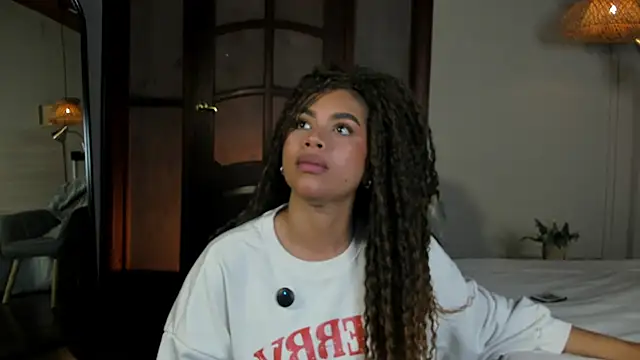 nayah   online show from February 18, 2026, 8:05 pm