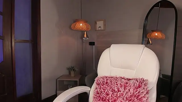 nayah   online show from March 5, 2026, 8:16 pm