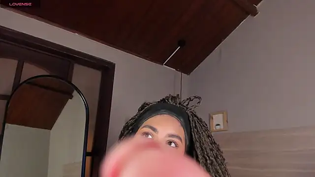 nayah   online show from April 13, 2026, 8:03 pm