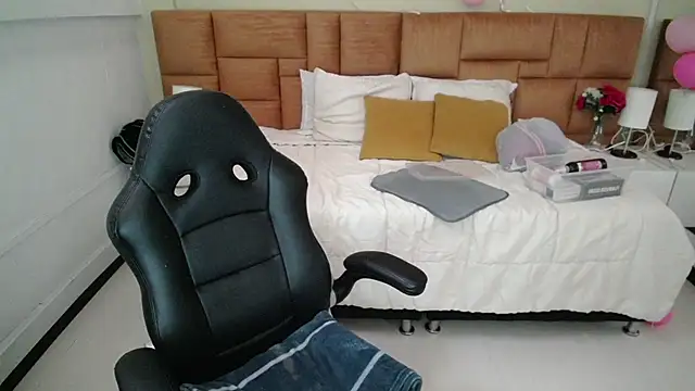  Natalie18 online show from February 9, 2025, 10:21 pm