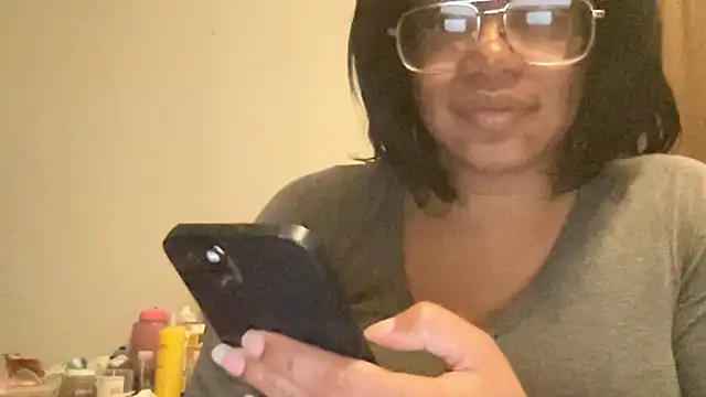 MommyConfident online show from January 10, 2026, 2:46 am