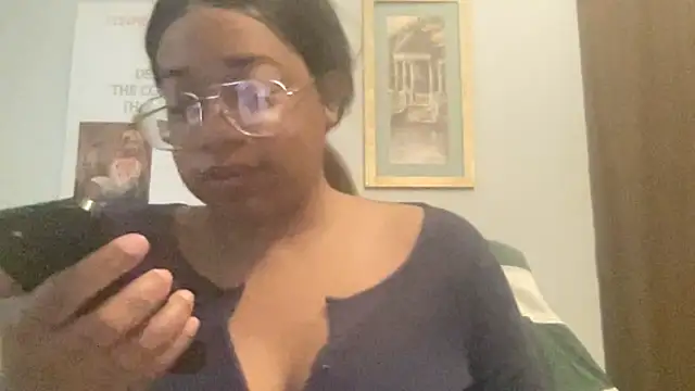 MommyConfident online show from May 24, 2026, 7:52 pm