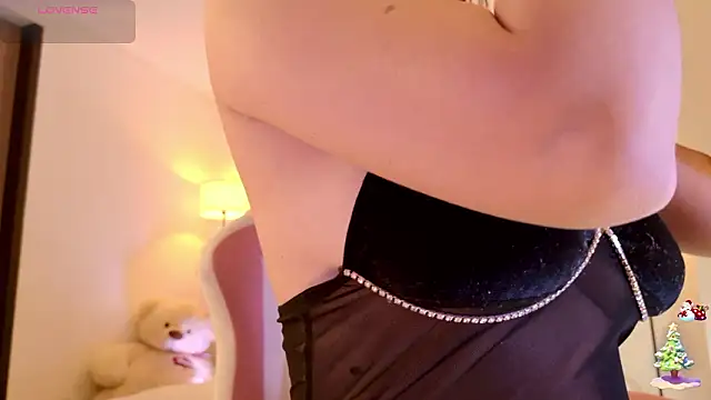 KaylaCollinsX online show from February 3, 2026, 4:23 pm