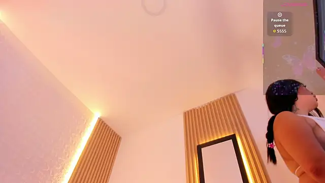 alyssa vargas online show from December 21, 2025, 4:03 pm