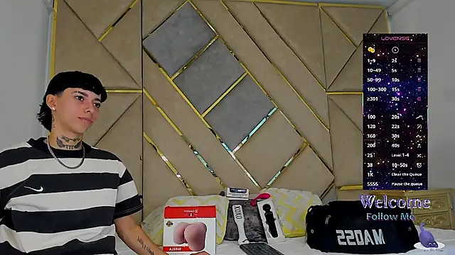 AmberAdams  online show from November 8, 2025, 3:34 pm