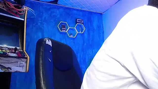 Liam lee online show from February 8, 2025, 1:44 pm