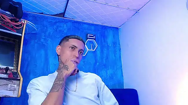 Liam lee online show from February 10, 2025, 3:32 pm