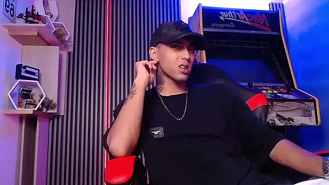 Liam lee online show from March 15, 2025, 1:07 pm