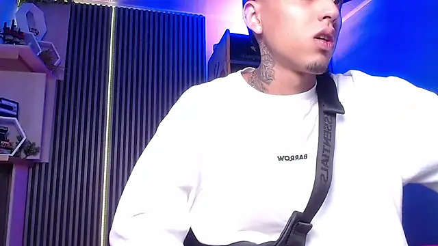 Liam lee online show from March 22, 2025, 1:08 pm