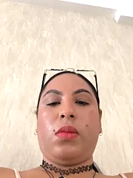 Francesca ferrari online show from October 25, 2025, 4:02 pm