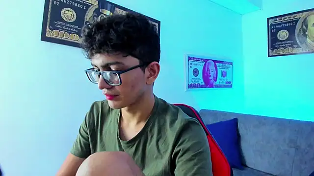 TylerWhite  online show from February 5, 2025, 2:51 am