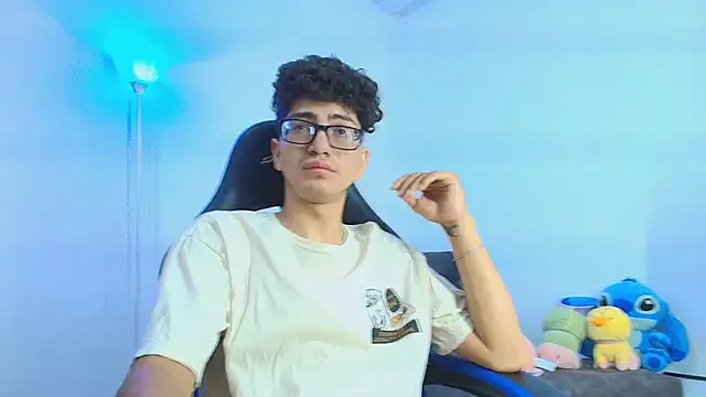 TylerWhite  online show from October 8, 2025, 4:43 am