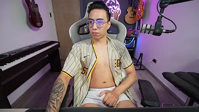 granxarma960 online show from March 1, 2025, 4:47 am