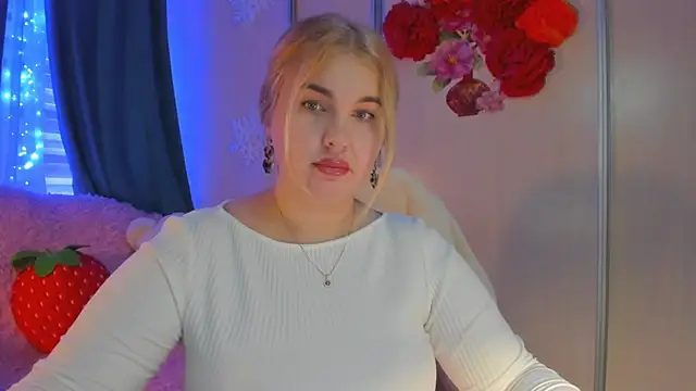 CoraSwon online show from February 6, 2025, 8:18 am