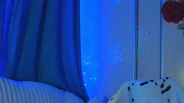 CoraSwon online show from February 12, 2025, 10:37 pm