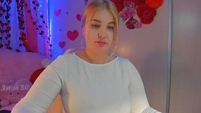 CoraSwon online show from February 14, 2025, 7:23 pm