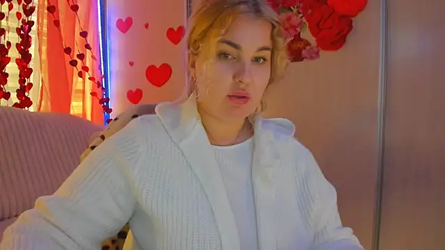 CoraSwon online show from February 22, 2025, 1:02 pm