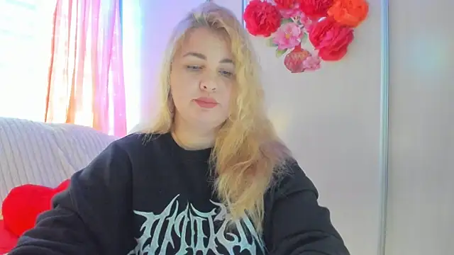 CoraSwon online show from March 11, 2025, 9:56 am