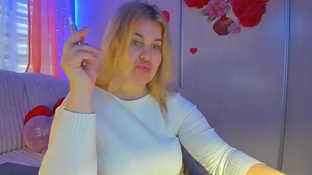 CoraSwon online show from March 17, 2025, 7:46 am