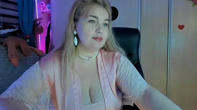 CoraSwon online show from February 18, 2026, 4:47 pm