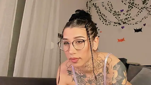 Lilith Lux online show from December 5, 2024, 8:11 pm