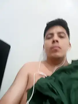 Snapshot of Fiel77 chatting on October 26, 2025, 10:47 pm Fiel77 online show from October 26, 2025, 10:47 pm