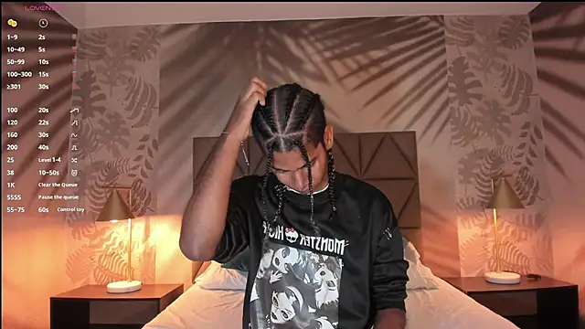 Maxim-Walker online show from November 11, 2025, 3:06 am