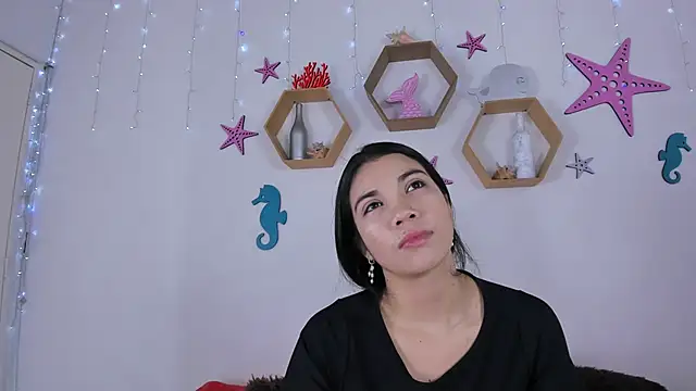 Emiily Parkerr online show from December 28, 2024, 3:04 am