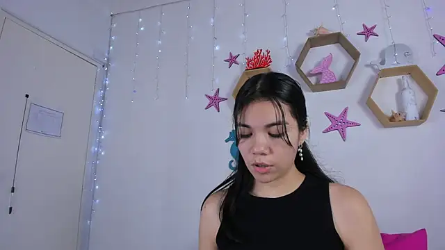 Emiily Parkerr online show from February 18, 2025, 3:10 am