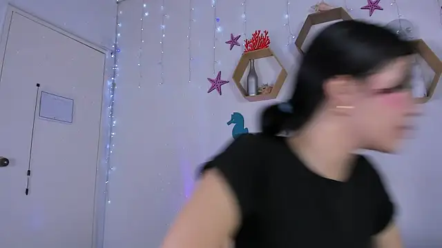 Emiily Parkerr online show from March 20, 2025, 3:02 am