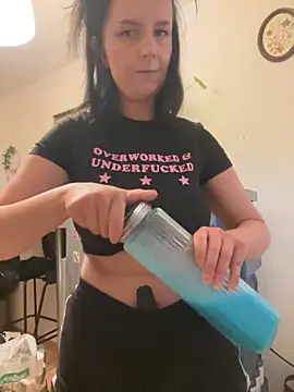 Snapshot of Off__Melonenmandy chatting on December 5, 2025, 2:58 pm Off Melonenmandy online show from December 5, 2025, 2:58 pm