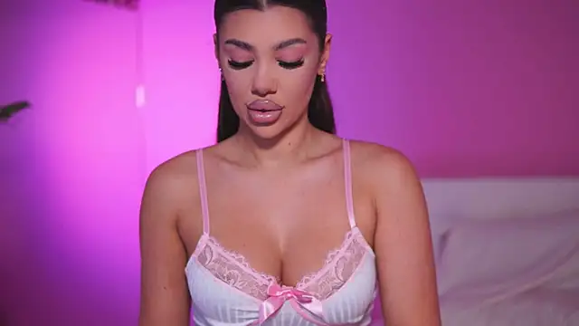 NatyDesiree online show from February 25, 2025, 5:08 am