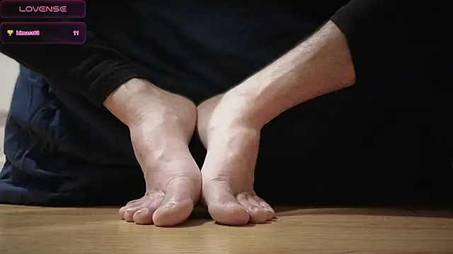 Snapshot of pantslesstraveler_plt chatting on December 23, 2024, 4:22 am pantslesstraveler plt online show from December 23, 2024, 4:22 am