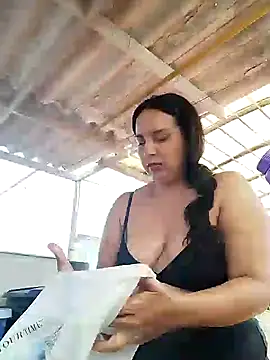 Snapshot of allison-dreams chatting on January 14, 2025, 6:38 pm allison-dreams online show from January 14, 2025, 6:38 pm