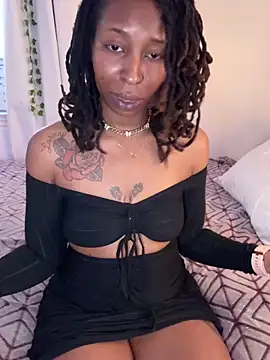 Snapshot of LeyaHoneybuns chatting on February 23, 2025, 3:40 pm LeyaHoneybuns online show from February 23, 2025, 3:40 pm