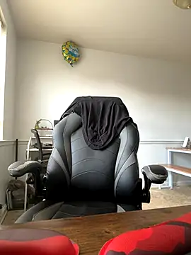 Snapshot of LeyaHoneybuns chatting on September 9, 2025, 3:44 pm LeyaHoneybuns online show from September 9, 2025, 3:44 pm