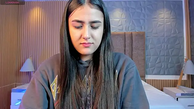 Snapshot of paulina_sweett_ chatting on December 21, 2025, 11:50 am paulina sweett online show from December 21, 2025, 11:50 am