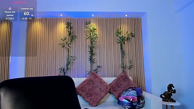 Snapshot of paulina_sweett_ chatting on January 9, 2026, 11:02 am paulina sweett online show from January 9, 2026, 11:02 am