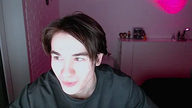 MarkusDean online show from November 4, 2025, 7:02 pm