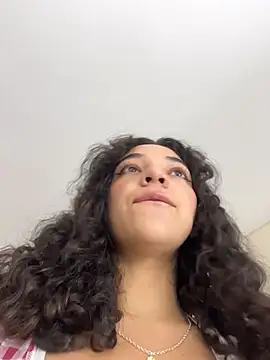 uniquerossie online show from February 16, 2026, 7:26 am