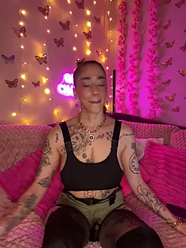 Chachou000 online show from March 17, 2025, 7:58 pm